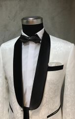 Tuxedo Trắng Hoạ Tiết Nổi