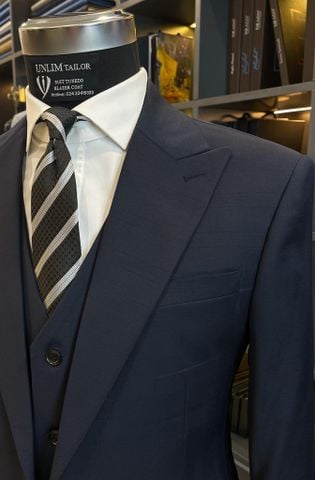 Suit Xanh Tối Cổ Nhọn