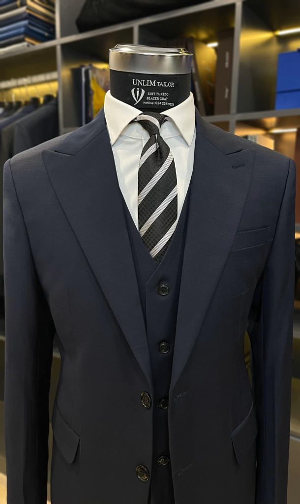 Suit Xanh Tối Cổ Nhọn