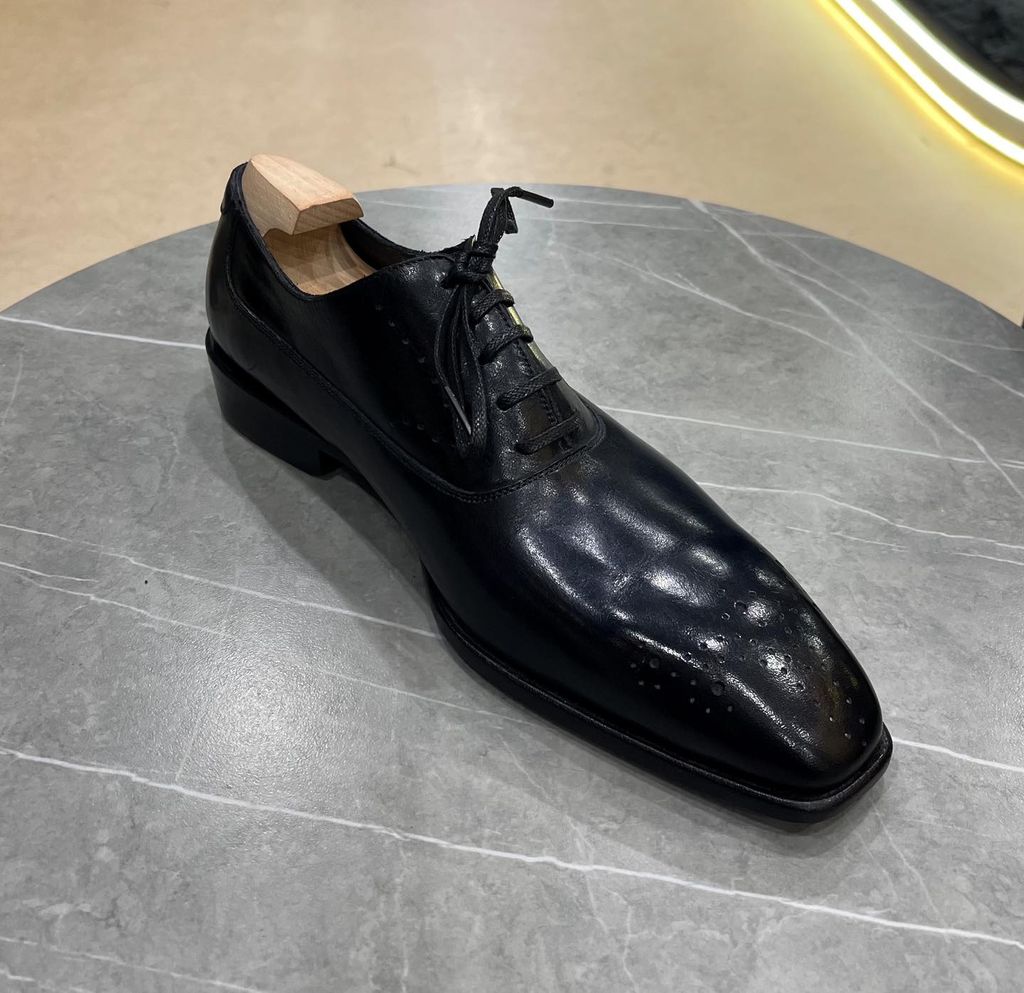 Giày Oxford Brogue Đen Da Bò Ý