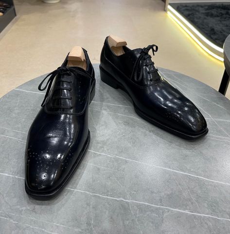 Giày Oxford Brogue Đen Da Bò Ý