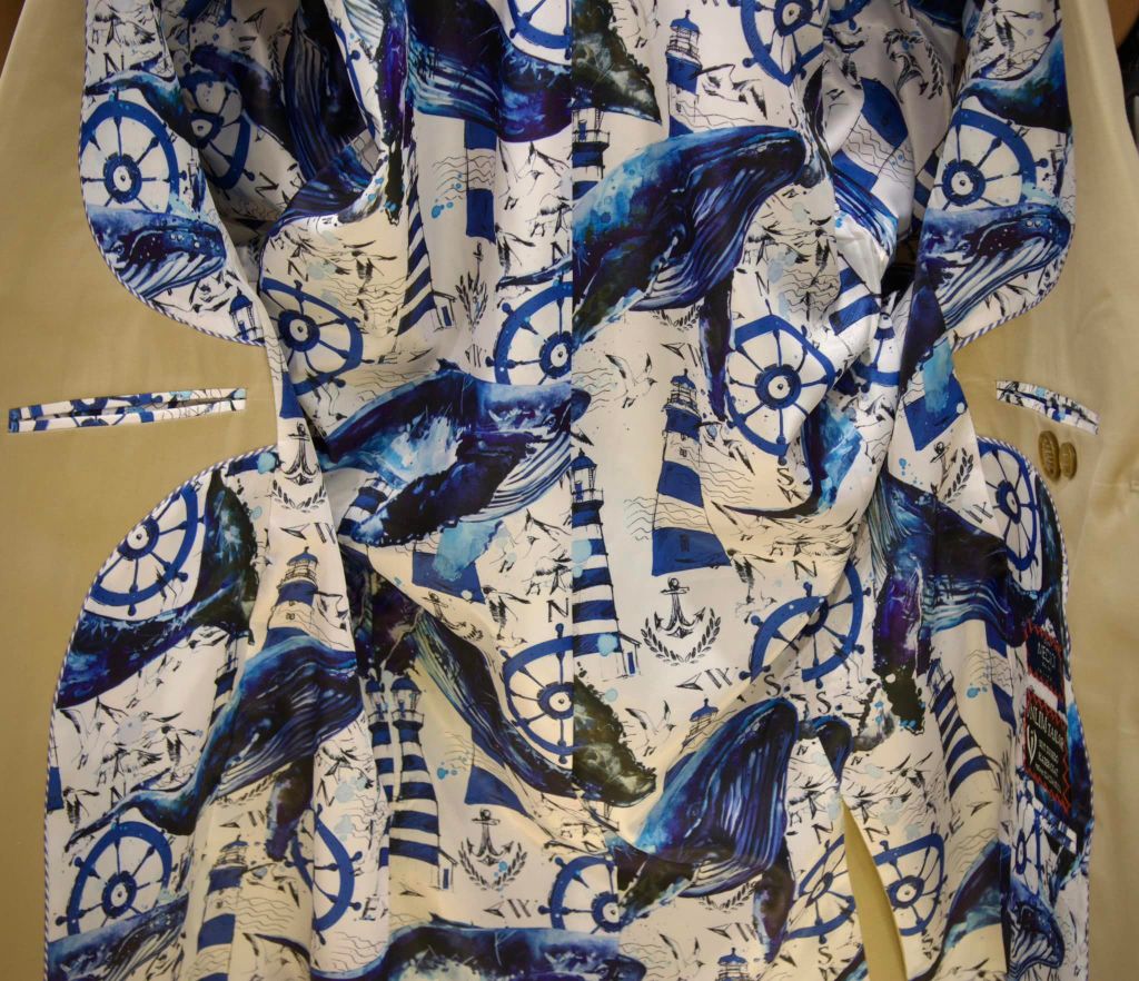 Suit Be Nhạt Cổ Điển