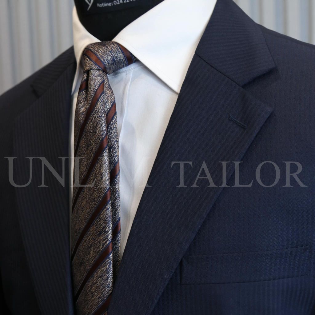Suit Striped Xanh Tối Cổ K