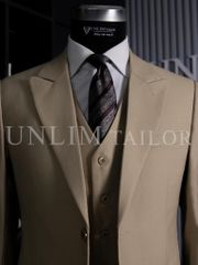 Suit 3 Mảnh Màu Be Quần Đen Cổ Nhọn