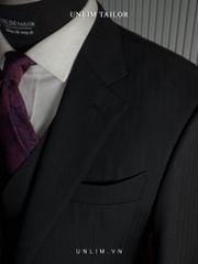 Suit Đen Kẻ Sọc Vân Nổi