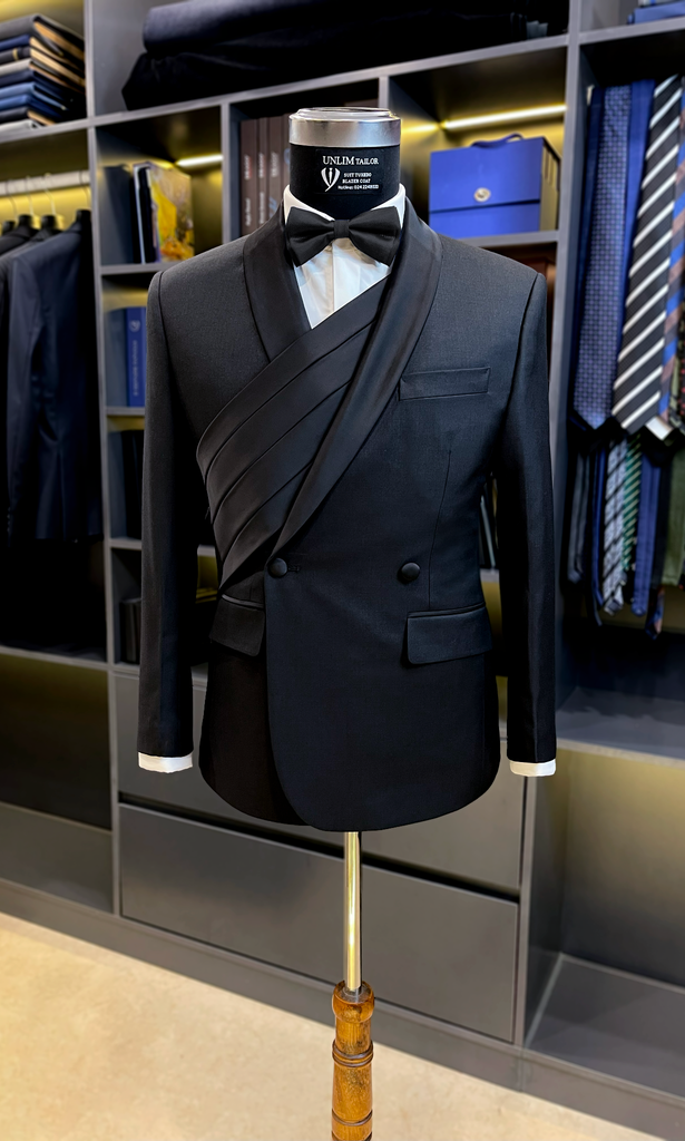 Tuxedo Đen Đai Chéo