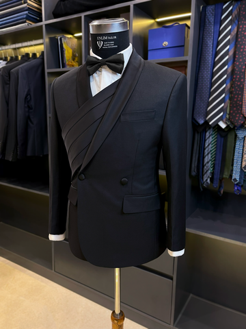 Tuxedo Đen Đai Chéo