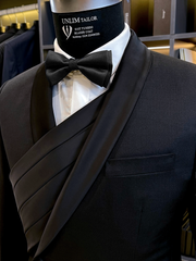 Tuxedo Đen Đai Chéo
