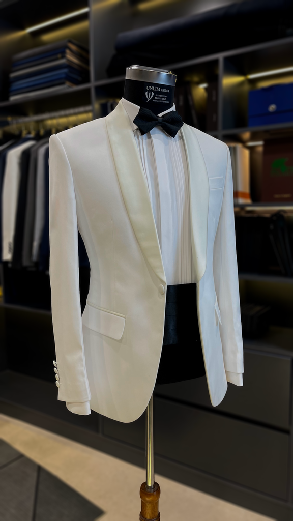 Tuxedo Trắng Cổ Sam