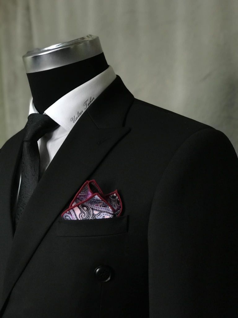 Suit Đen Truyền Thống