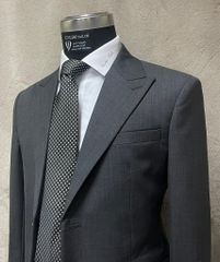 Suit Xám Tối Cổ Nhọn