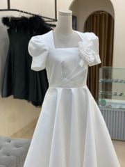 TAFTA GẮN HOA NGỰC
