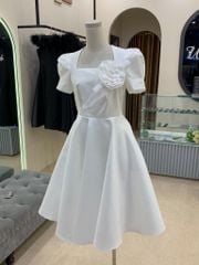 TAFTA GẮN HOA NGỰC