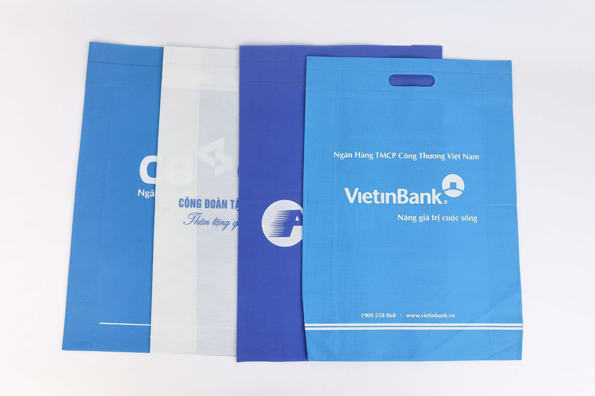  Túi vải không dệt dán nhiệt đột quai CBBANK 
