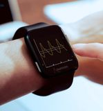  ĐỒNG HỒ THEO DÕI HUYẾT ÁP LƯU ĐỘNG BPRO EVO 