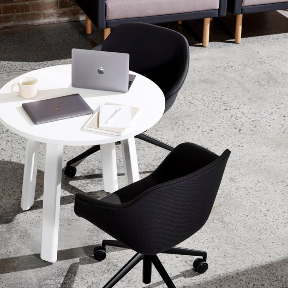 KISSEN Table / Zenith