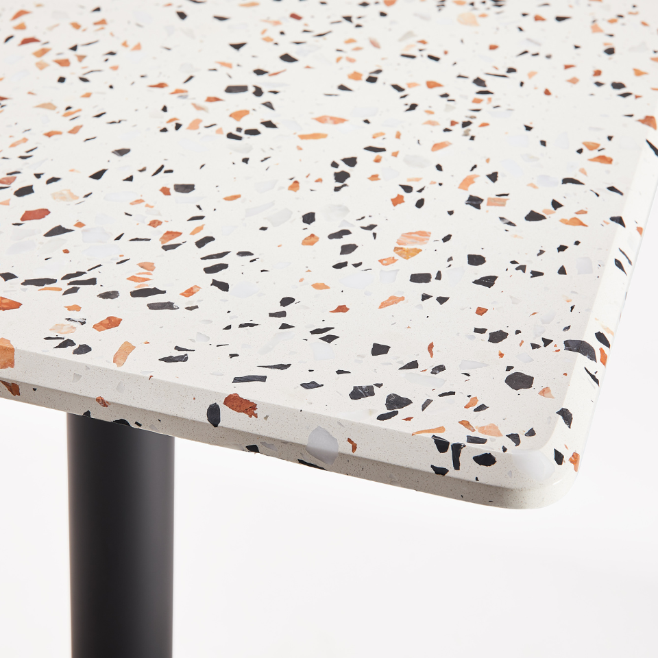 Nougat Table / Grado