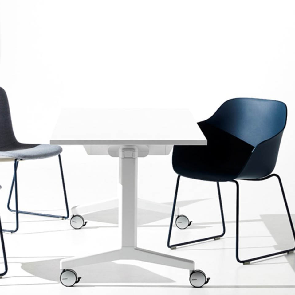 Kissen Folding Table / Zenith