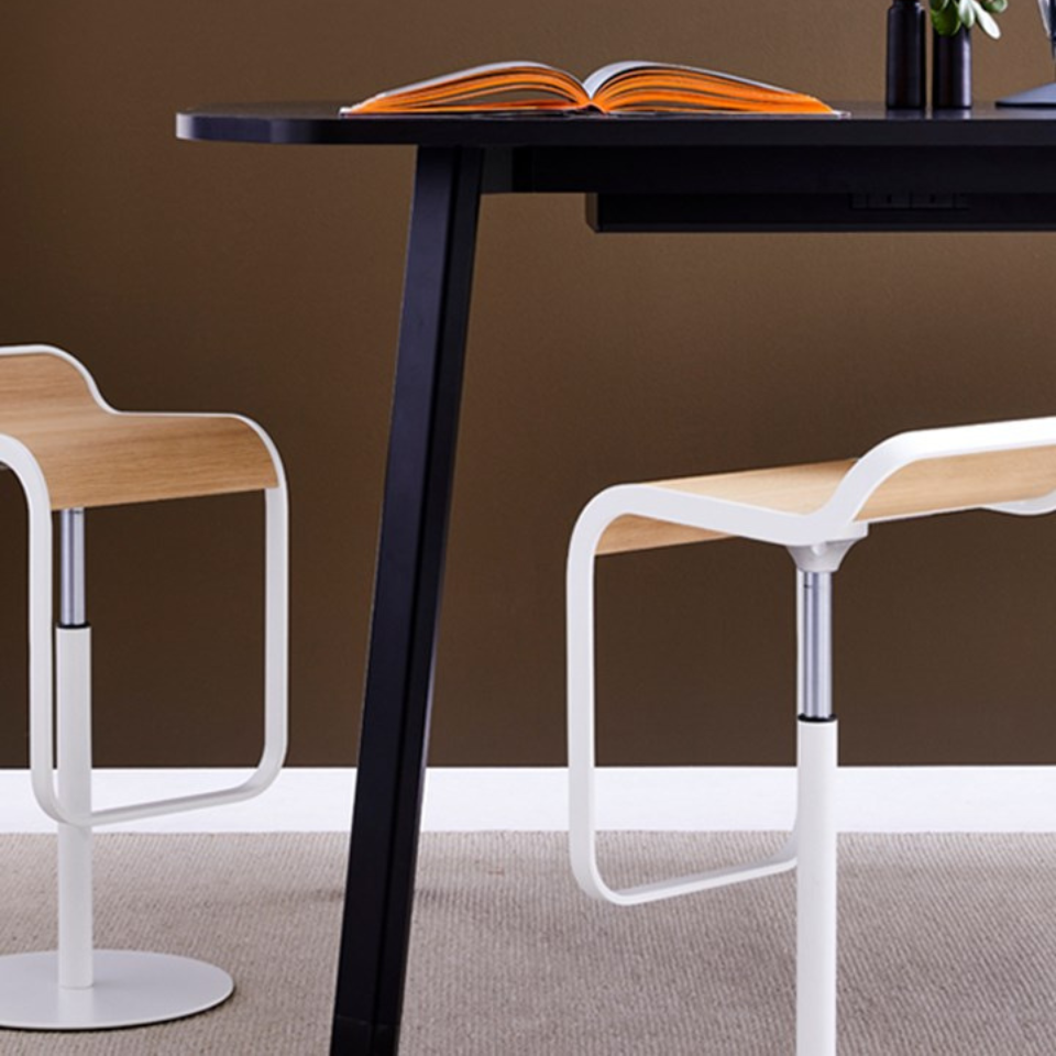 KISSEN High Table / Zenith