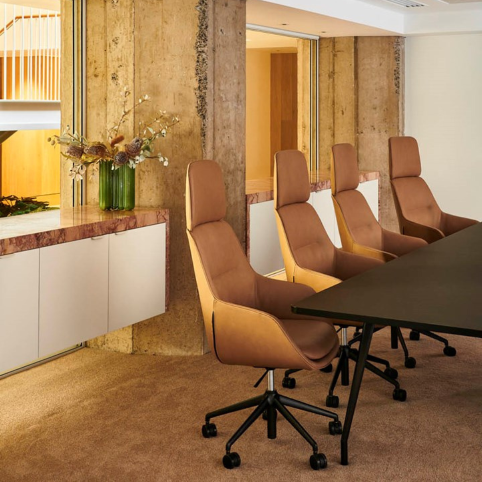 JAC Executive Chair / Zenith