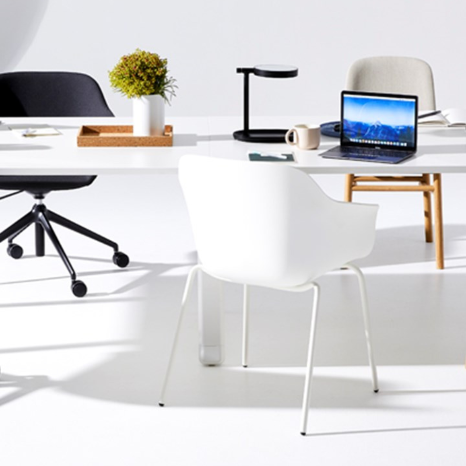 KISSEN Table / Zenith