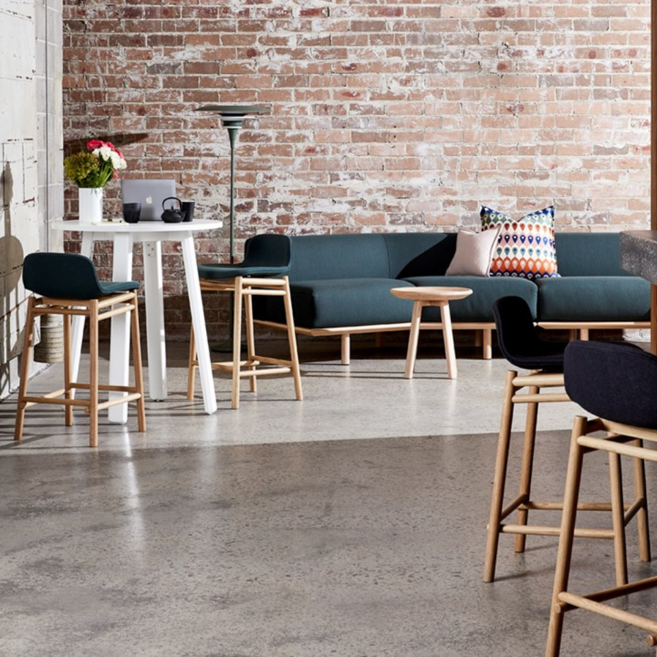 KISSEN High Table / Zenith