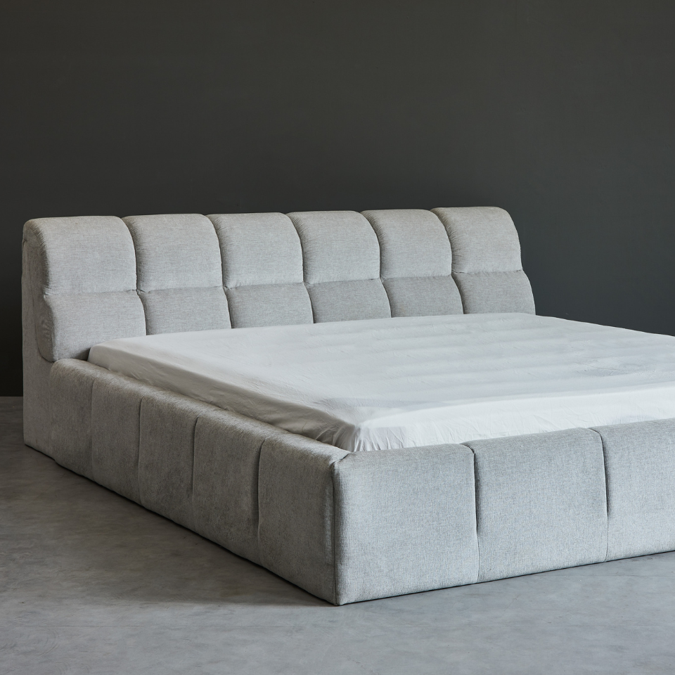 Salami Bed / Grado