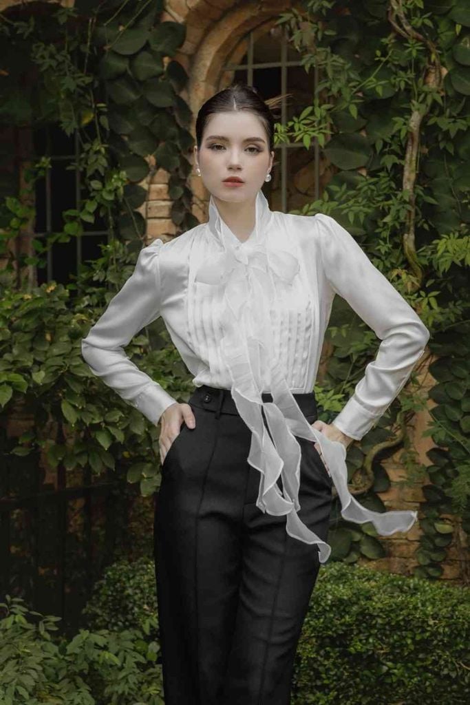 ÁO SƠ MI LỤA CỔ DỰNG XẾP BÈO SM1052