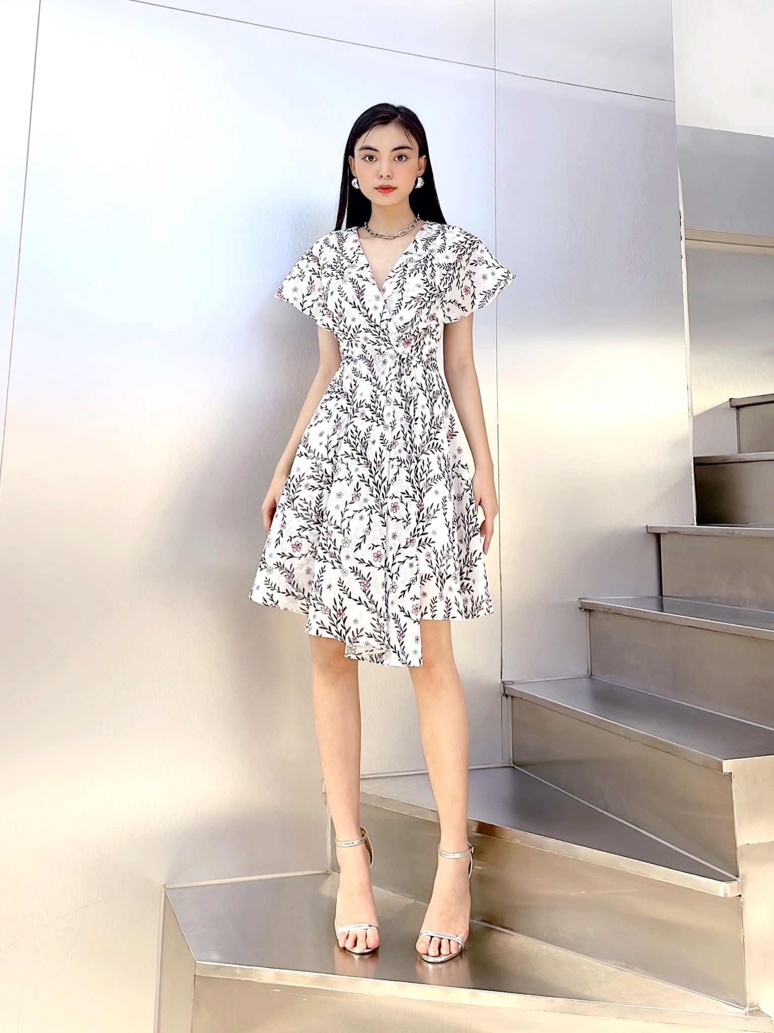 Đầm Quỳnh Anh Luxury Fashion Váy Đầm Suông Hoa 3D Tone Đỏ Cổ Tim Lụa Vân  Pháp Cao Cấp Mabel Dress -