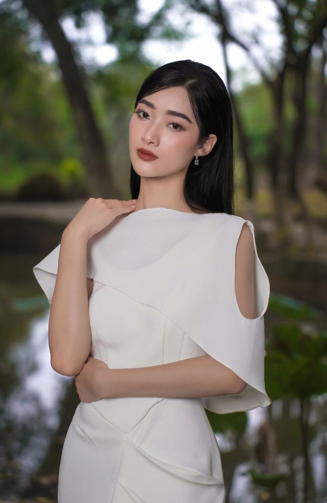 ĐẦM ĐUÔI CÁ LỆCH VAI V1035