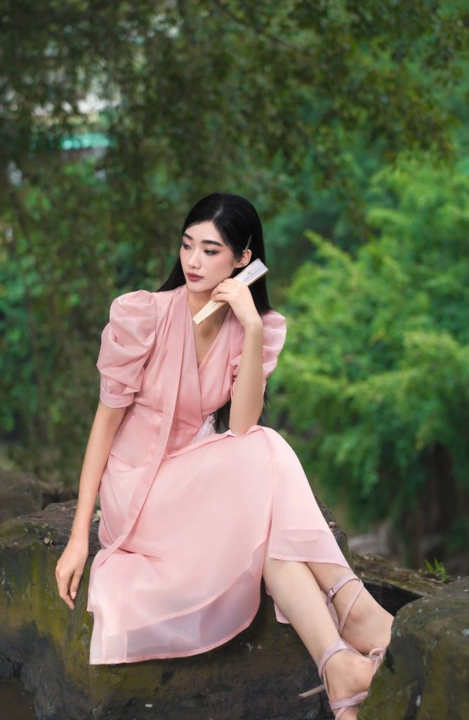 V1076 - Váy đầm thiết kế cổ tim vắt, dáng xoè tay cộc bồng