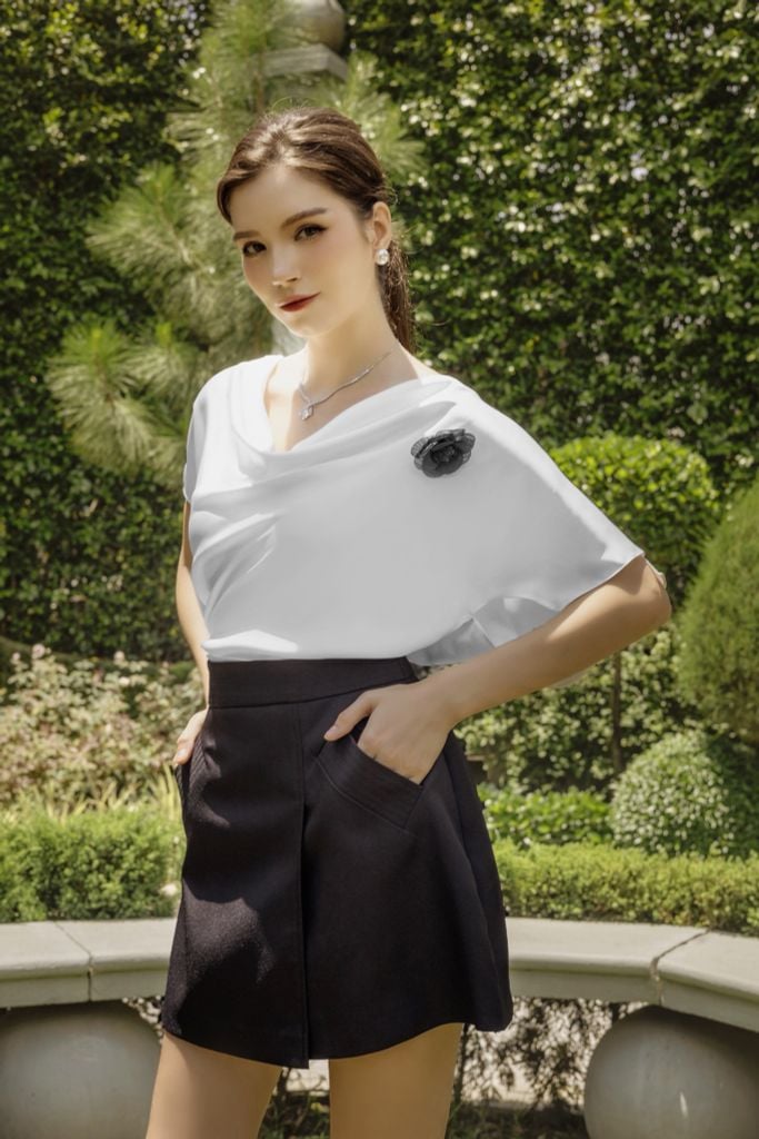 ÁO LỤA CỔ ĐỔ TAY BẤT ĐỐI XỨNG A1070