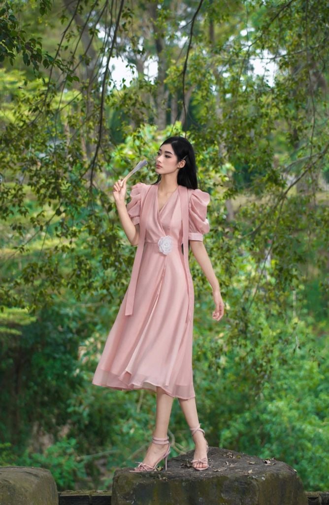 V1076 - Váy đầm thiết kế cổ tim vắt, dáng xoè tay cộc bồng