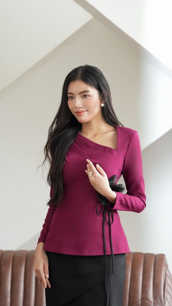 ÁO ÔM CỔ LỆCH XẾP LY CẦU VAI CA001