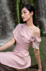 ĐẦM TRỄ VAI DRAPING HOA NỔI CV0007