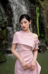 ĐẦM TRỄ VAI DRAPING HOA NỔI CV0007