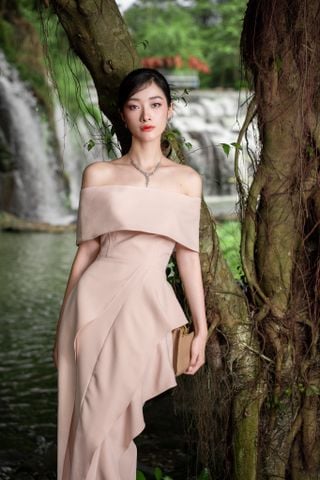 ĐẦM BÚT CHÌ TRỄ VAI SÓNG NƯỚC V990