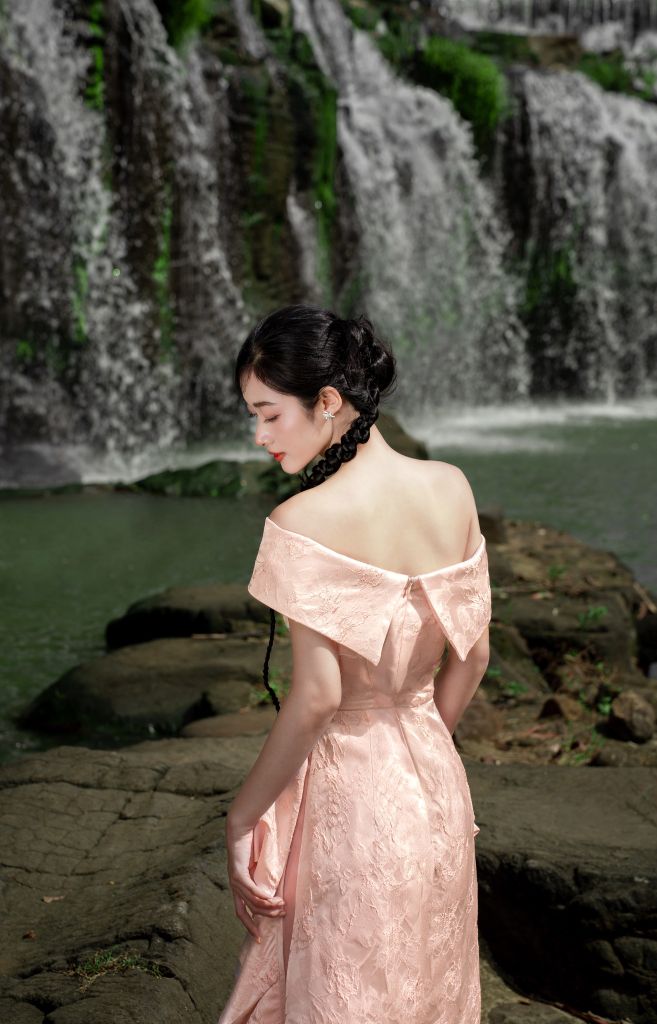 ÁO DÀI LINH LAN TRỄ VAI TÀ VIỀN BÈO SÓNG NƯỚC CAD0001