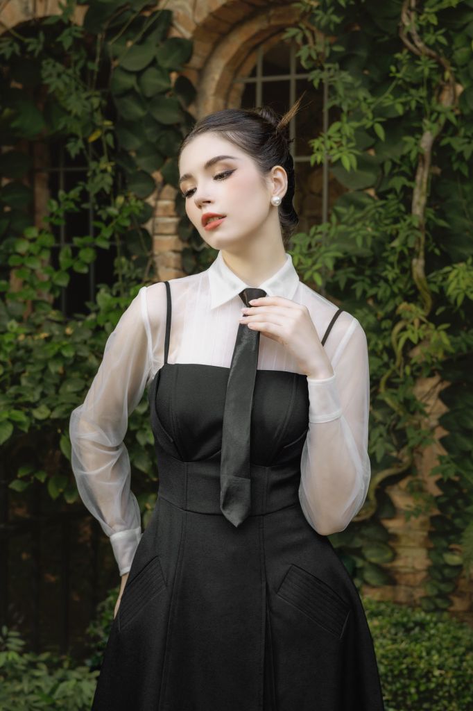 ĐẦM YẾM HAI DÂY DÁNG XOÈ XẺ ĐÙI V1034