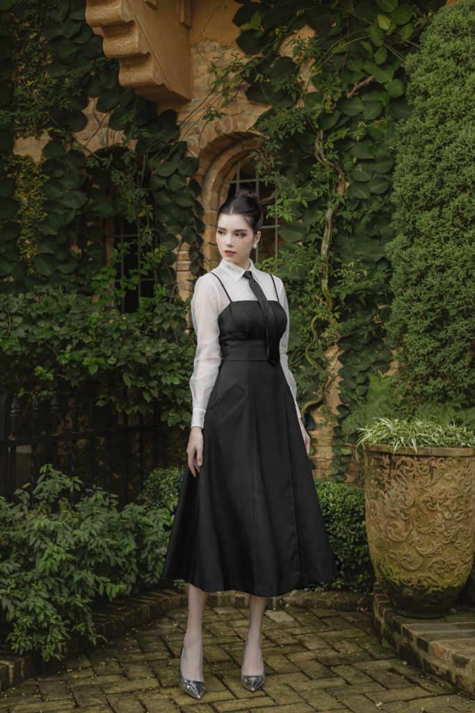 ĐẦM YẾM HAI DÂY DÁNG XOÈ XẺ ĐÙI V1034