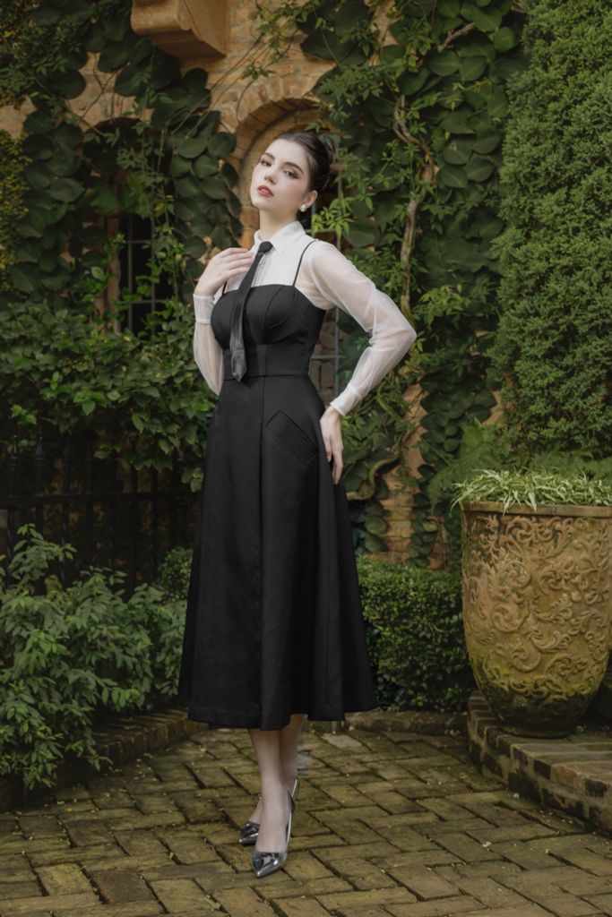 ĐẦM YẾM HAI DÂY DÁNG XOÈ XẺ ĐÙI V1034