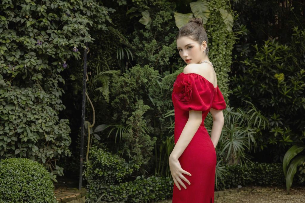 ĐẦM BÚT CHÌ TRỄ VAI DRAPING HOA V1079