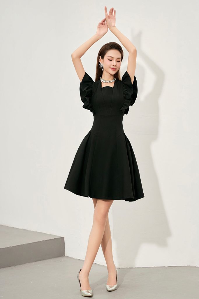 V899 - Váy ngắn xòe xếp ly