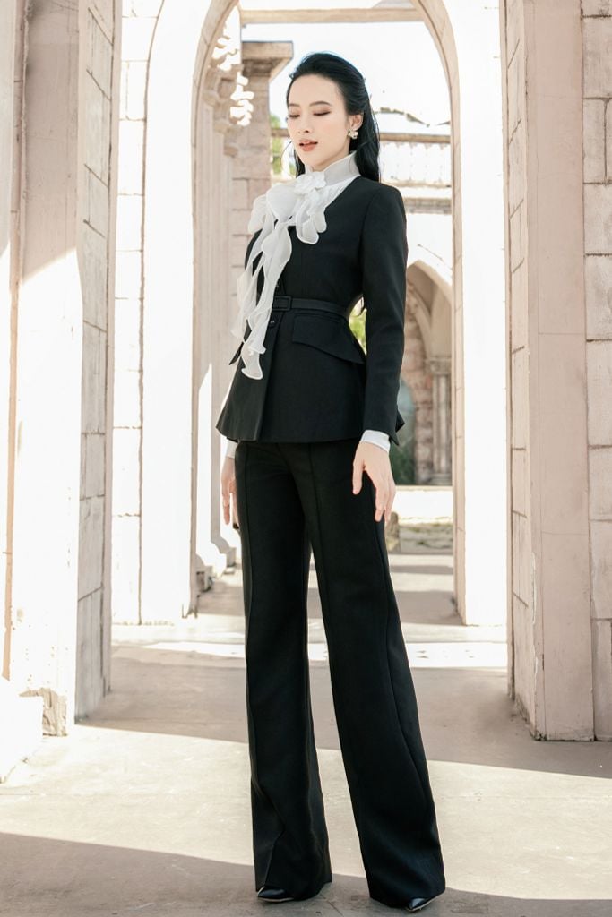 VS1049 - Áo vest cổ U thiết kế 1 hàng khuy - BELY