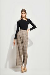 ÁO THUN LỆCH VAI A826