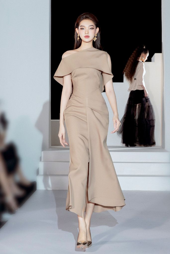 ĐẦM ĐUÔI CÁ LỆCH VAI V1035