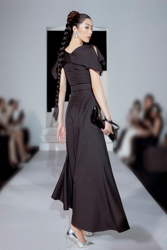 ĐẦM ĐUÔI CÁ CỔ XẾP KHỐI XẺ TÀ V1036