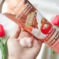 Kem Tẩy Tế Bào Chết Làm Sáng Da A Bonne' Whitening Shower Cream Scrub 350gr
