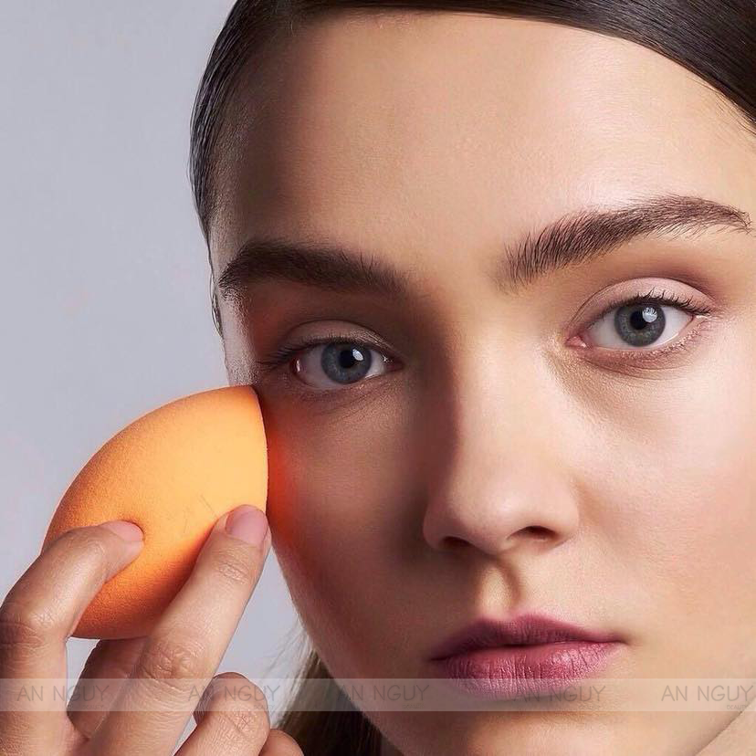 Mút Tán Kem Nền Real Techniques Base Miracle Complexion Sponge