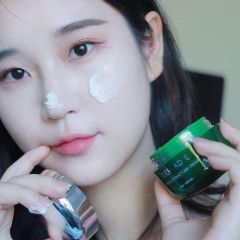 Kem Dưỡng Tràm Trà Derladie Herbal Extract Care Cream Giảm Mụn, Kiềm Dầu 50ml